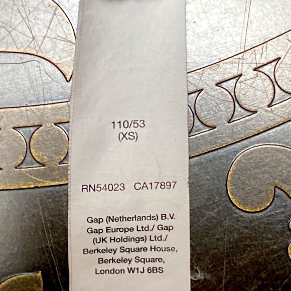 Girls Bundle Gap Kids Sweats The Children’s Place Shirt & Hello Kitty Sweatshirt - Picture 15 of 17